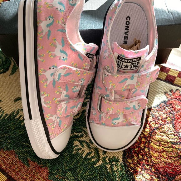 Converse - Picture 3 of 7